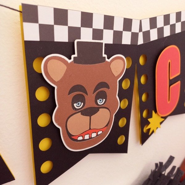 Producto - Banderín 3D Five Nights at Freddys