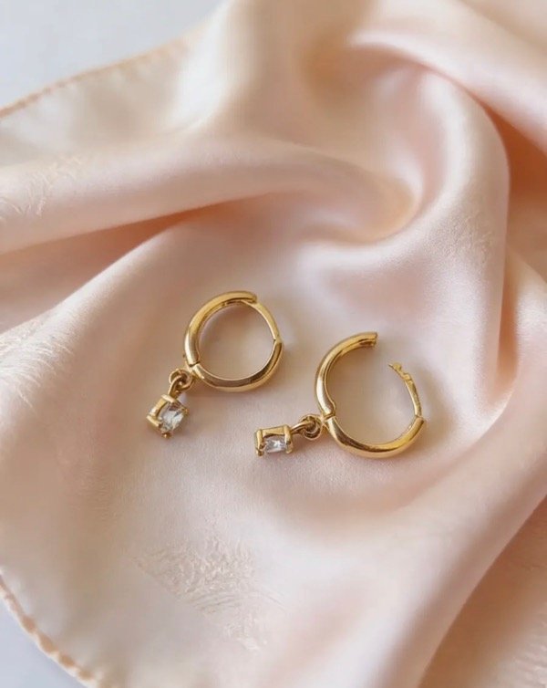 Producto - Argollas con dije Mie