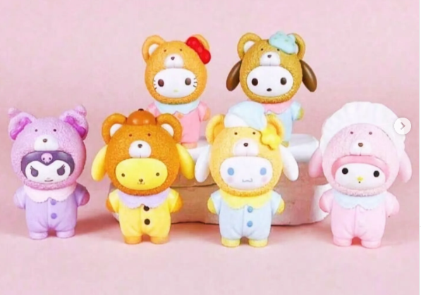 Producto - Figura Sanrio ropa de bebe (ingrese para elegir) 7cm