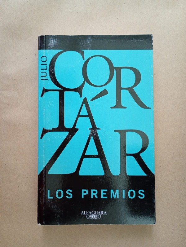 Producto - Los premios - Julio Cortázar - Alfaguara 2004
