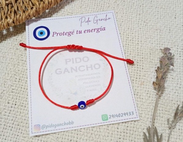 Producto - Pulsera roja simple con ojo turco azul