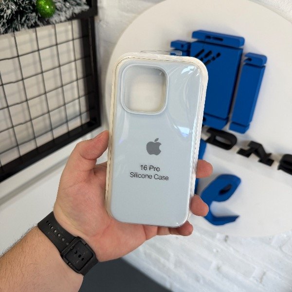 Producto - Silicone Case Celeste Muy Claro - iPhone 16 Pro