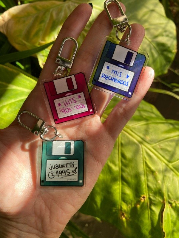 Producto - LLAVERO DISKETTE RETRO