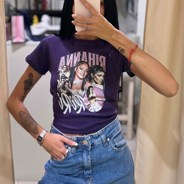 Producto - BABY TEE ÍDOLOS RIRI