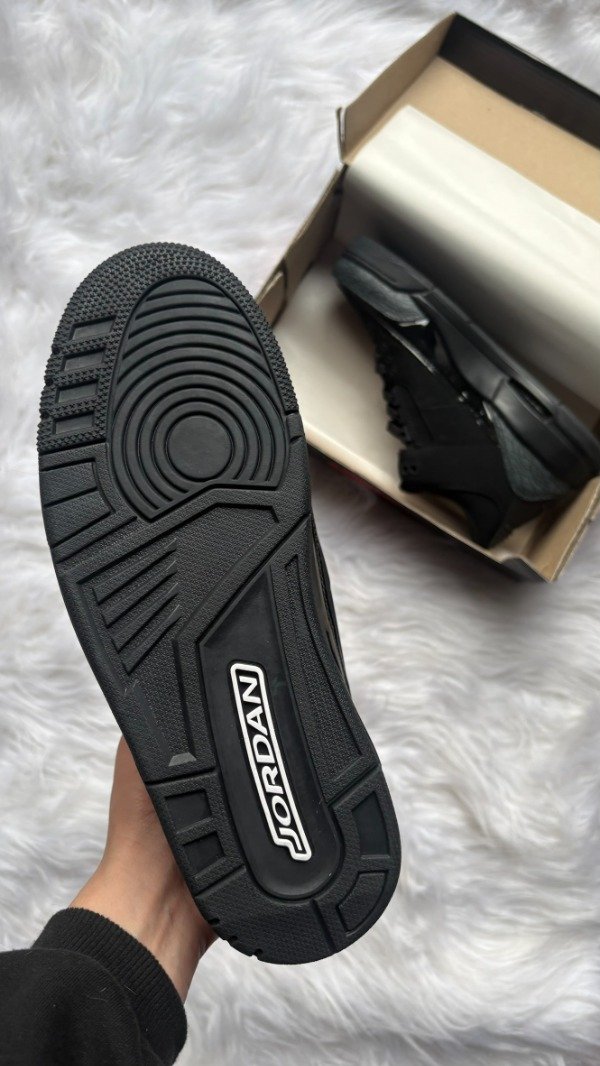Producto - JORDAN RETRO 3 BLACK CAT - 3