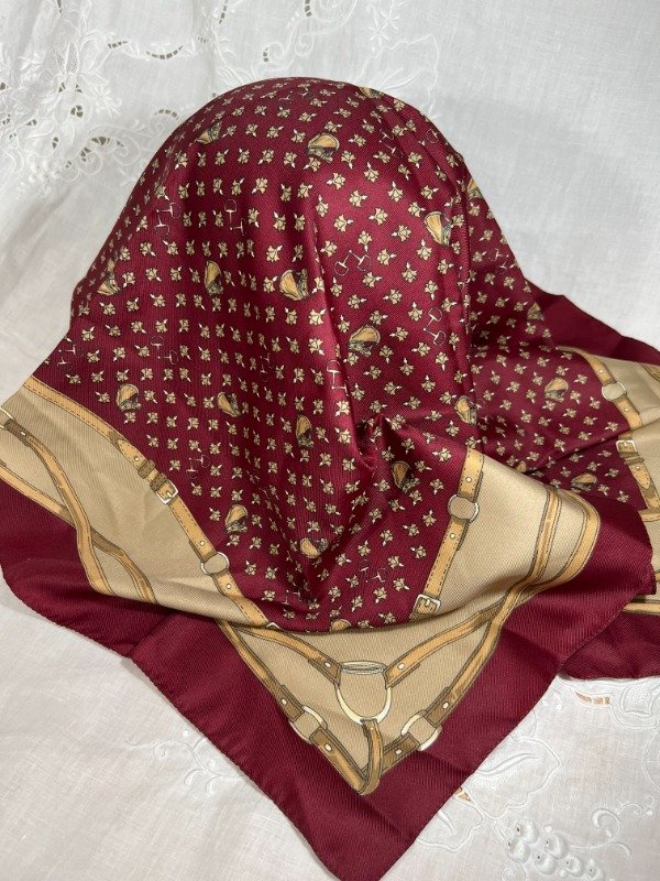 Producto - Pañuelo con caballos