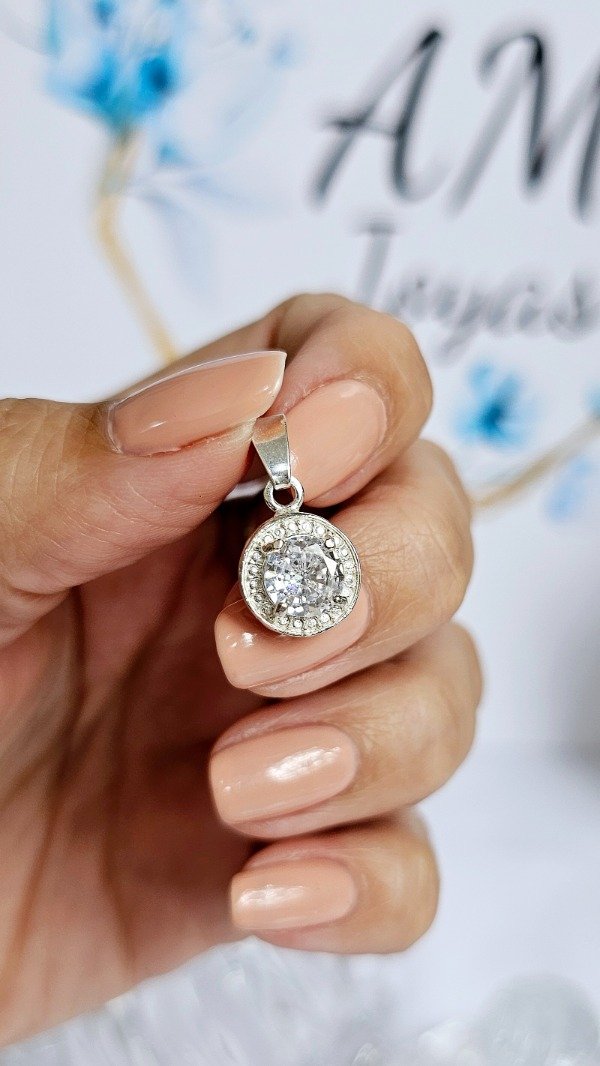 Producto - Dije cubic redondo engarzado 1cm. Plata