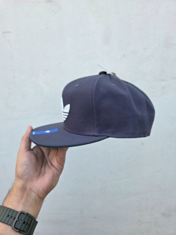Adidas originals snapback 2026 gris — imagen 4