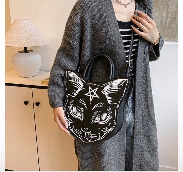 Producto - Cartera "GOTH"