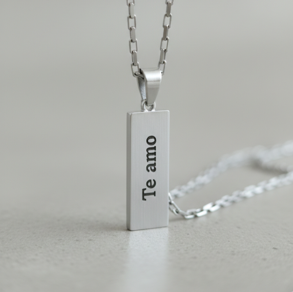 Producto - Dije rectangular con tu grabado