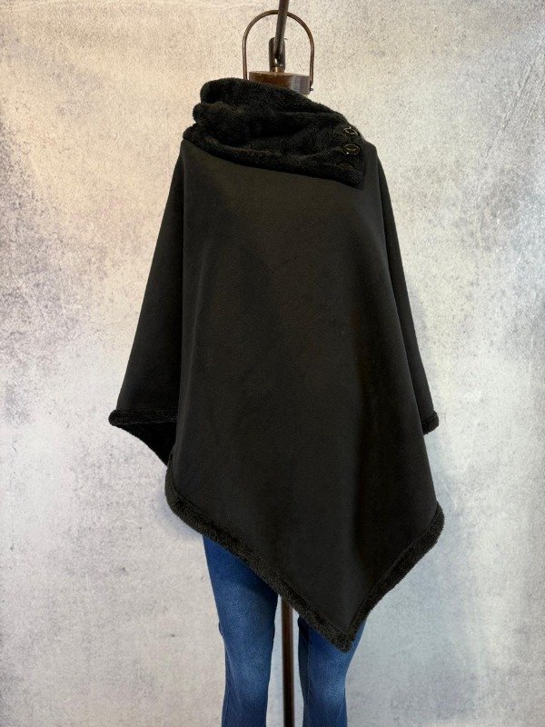 Producto - PONCHO POLAR CON PIEL ADENTRO NEGRO
