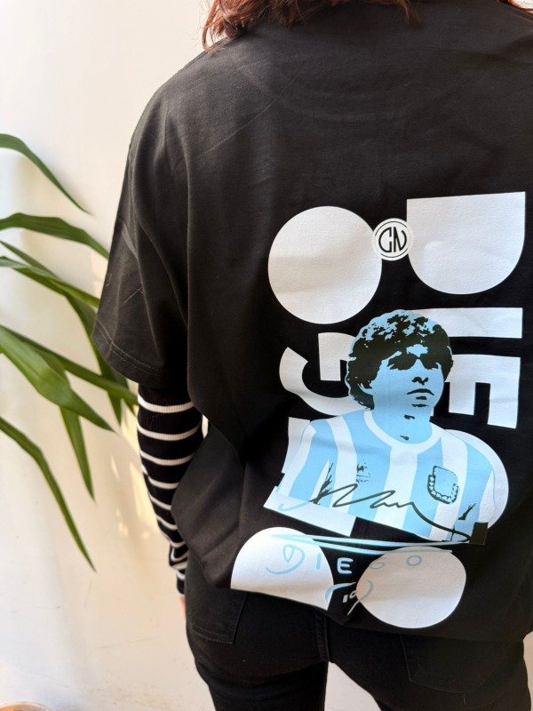 Producto - Remera negra - Diego Decreto - Cadena Nacional