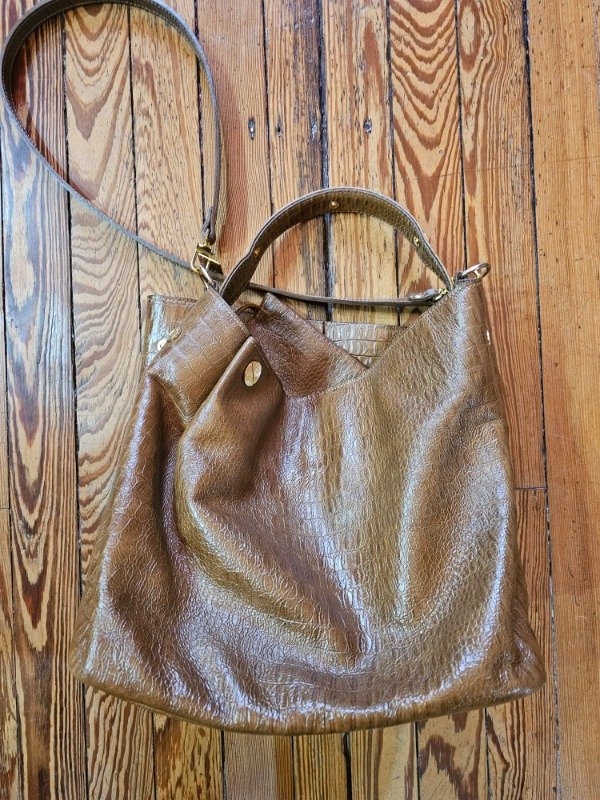 Producto - Cartera Laura Moar Croco Suela