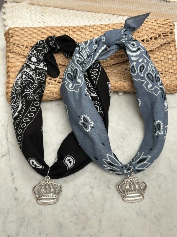 Producto - Collar BANDANA Queen