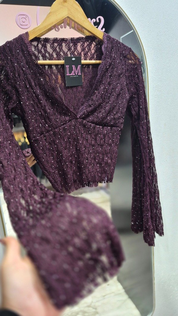 Producto - Camiseta V con puntilla