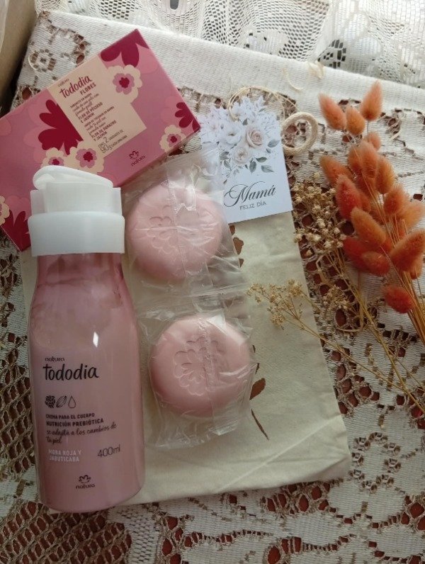 Producto - KIT CORPORAL + BOX X2 JABONES - MORA ROJA Y JABUTICABA
