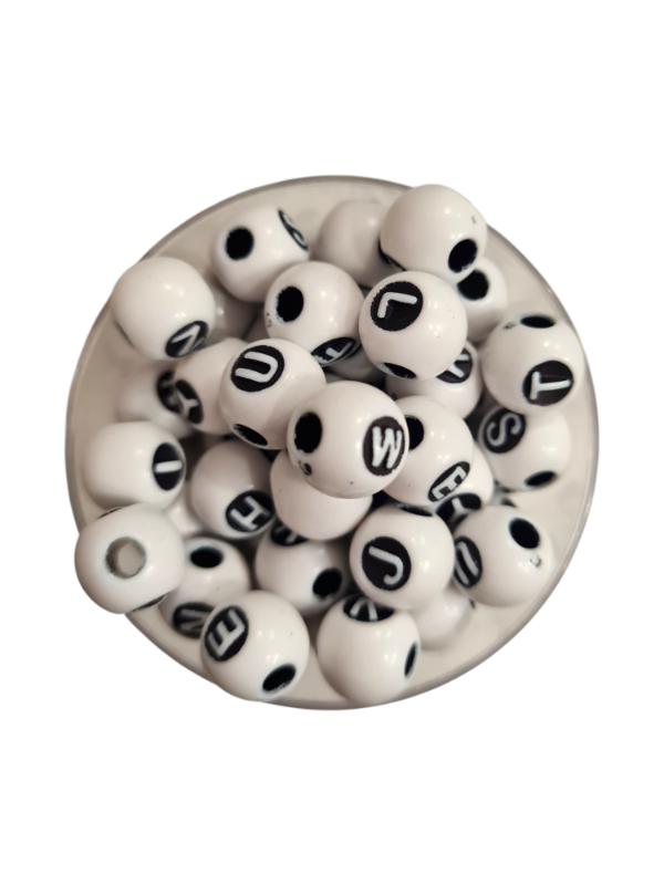 Producto - CUENTAS LETRAS BLANCO Y NEGRO