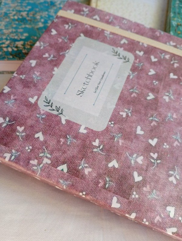 Producto - SketchBook A5 corazones rosa - 1