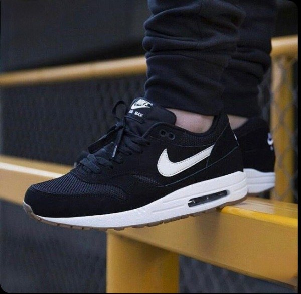 Producto - AIR MAX 1 NEGRO PIPA BLANCA