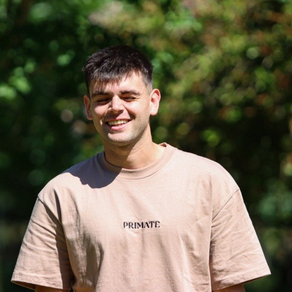 Producto - REMERA PRIMATE CAMEL