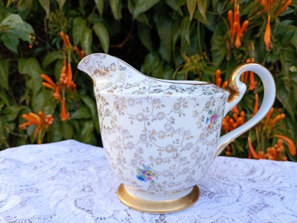 Producto - Lechera de porcelana Tsuji