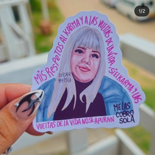 Producto - Sticker more rial karma