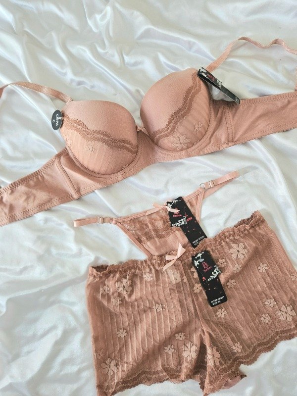 Producto - CONJUNTO IMPORTADO DE TRES PIEZAS (A36 A) BEIGE