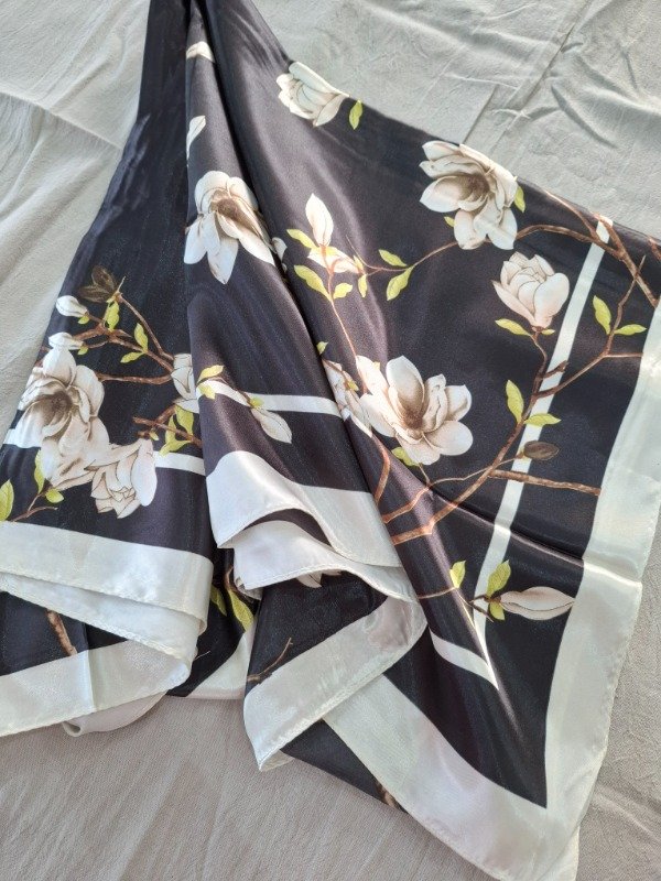 Producto - Pañuelo dark flower