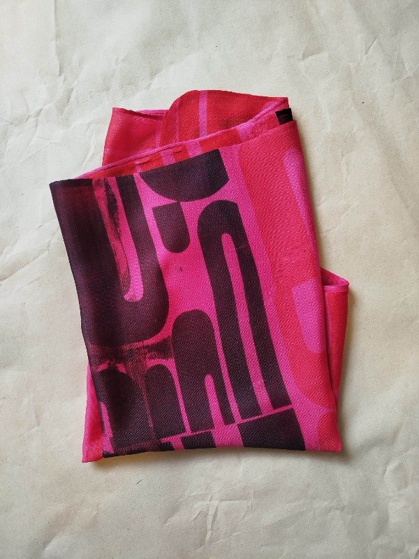 Producto - Pañuelo MIDI -fucsia estampa GALERÍA en rojo y negro- - 0