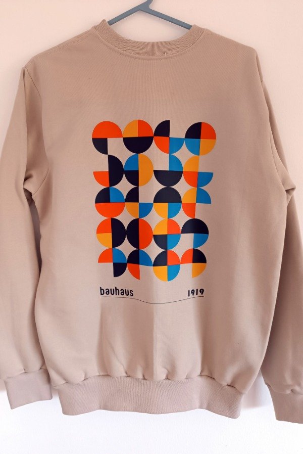 Producto - Buzo Bauhaus dorso