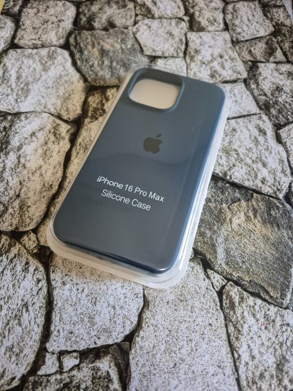 Producto - Funda silicone case logo Iphone 16 Pro Max azul oscuro