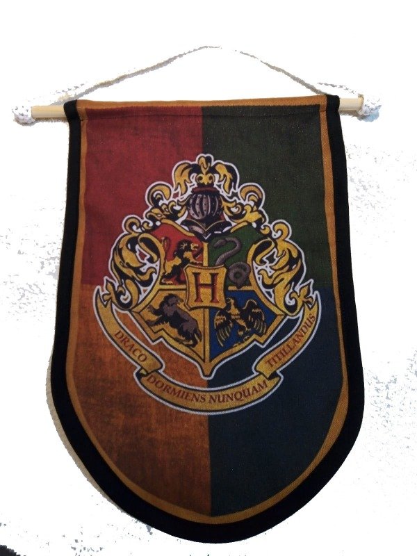 Producto - Banderín Hogwarts