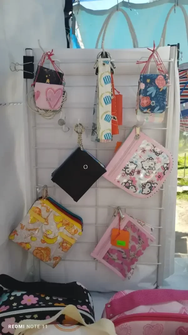 Producto - reja de mostrador 35 x 60 cm +10 ganchos para reja