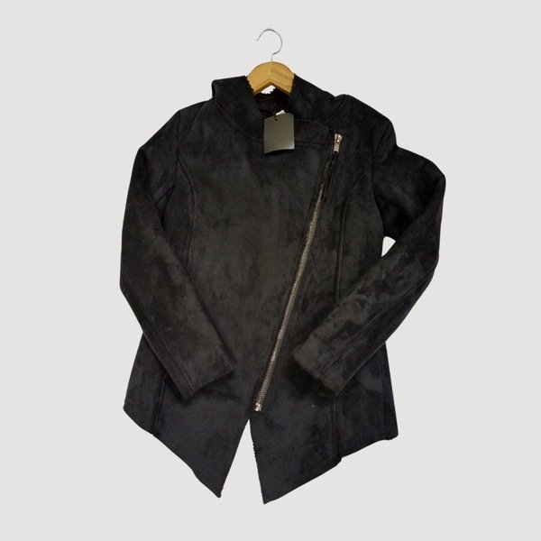 Producto - Campera de gamuza con corderito H y M
