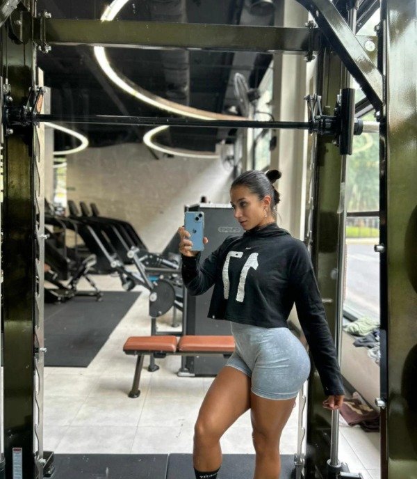 Producto - BUZO CROP 17 BLACK