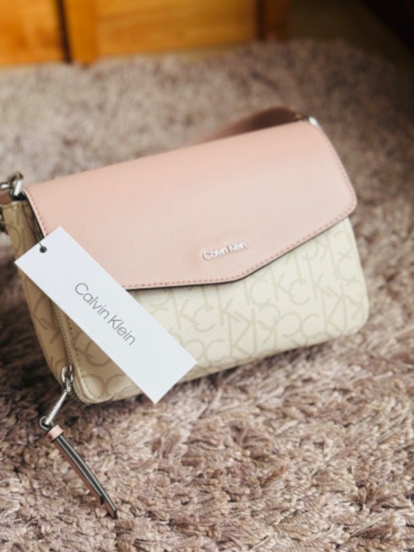 Producto - Cartera Calvin Klein