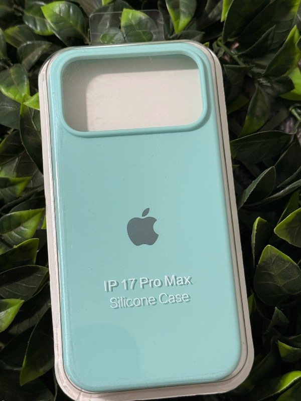 Producto - Silicona Celeste/ IPhone 17 Pro Max