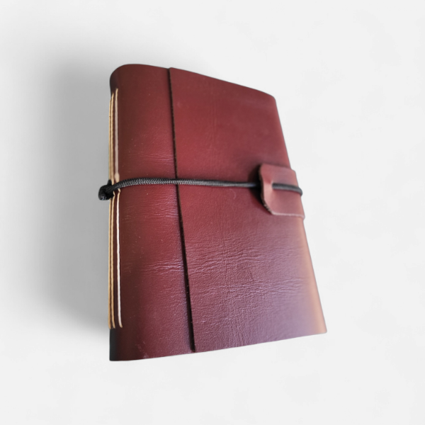 Producto - Bitácora A6 (11x15) de Cuero Bordó