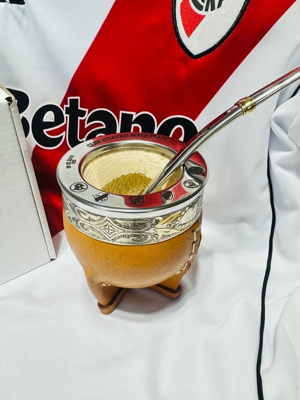 Producto - MATE IMPERIAL PREMIUM CUERO Y ALPACA SUELA GRABADO + BOMBILLA