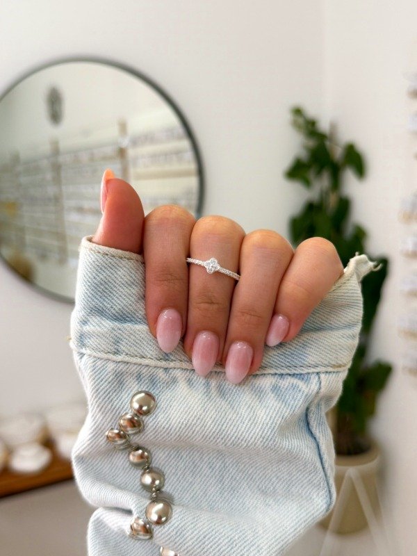 Producto - Anillo acero blanco trébol cúbics