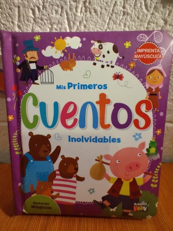 Producto - Historias mágicas. Libro cartoné con tapa acolchada.