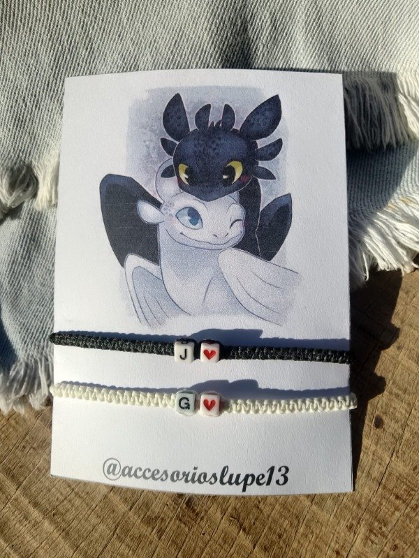 Producto - Pulseras para compartir con inicales Chimuelos