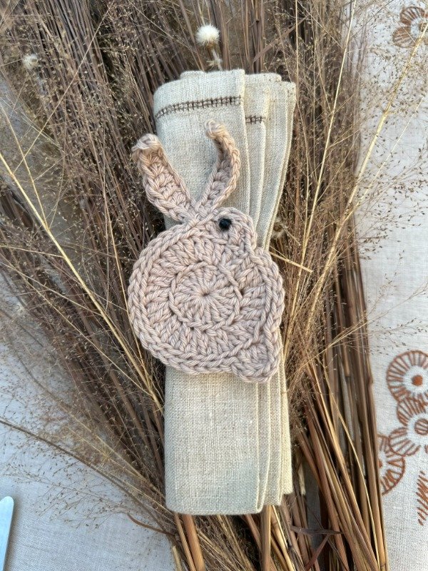 Producto - Servilleteros de conejo de color beige