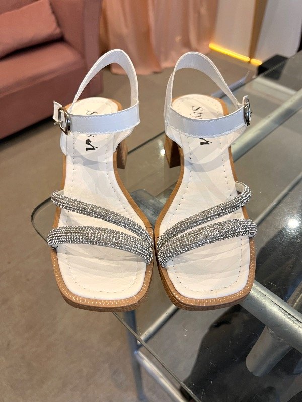 Producto - Sandalias Blancas Samira Bajas