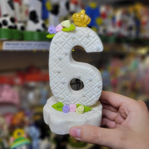 Producto - Vela número de porcelana temática CORONA N 6 color blanco