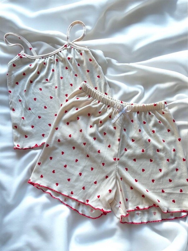 Producto - Pijama corazones beige c/rojo
