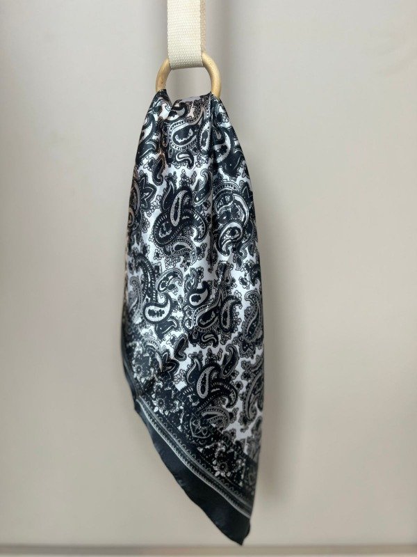 Producto - Pañuelo Búlgaro Negro S