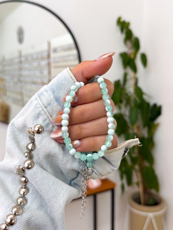 Producto - Chocker mostacillas verde oscuro y blancas