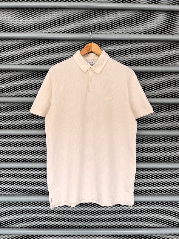 Producto - CHOMBA DE PIQUÉ ZARA COLOR HUESO (M)