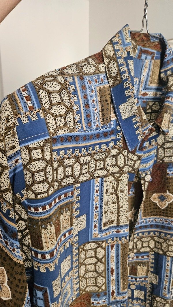 Camisa Flores Azules.